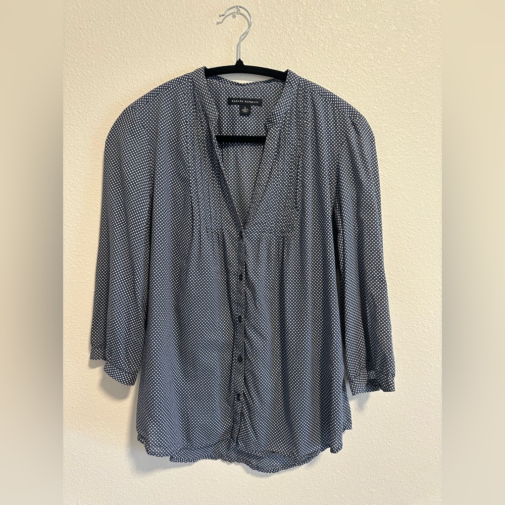 Banana Republic 100% Cotton Women’s Polka Dot V Neck Blouse